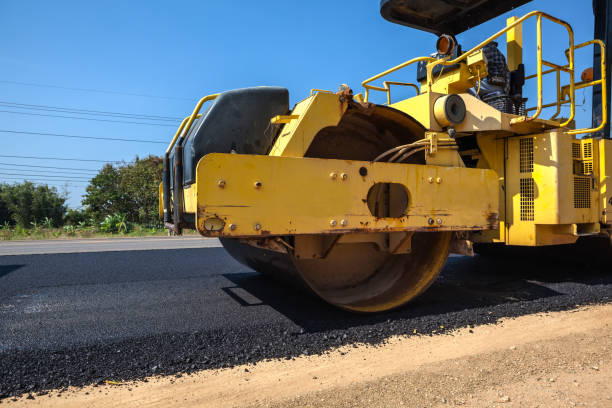 Best Driveway Paving Contractor  in Hohenwald, TN